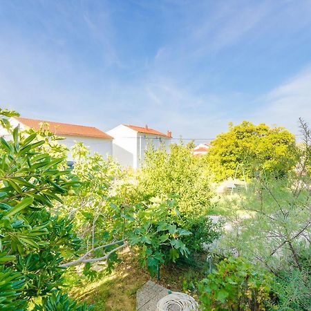 Apartments Slavica R Banjol Екстериор снимка