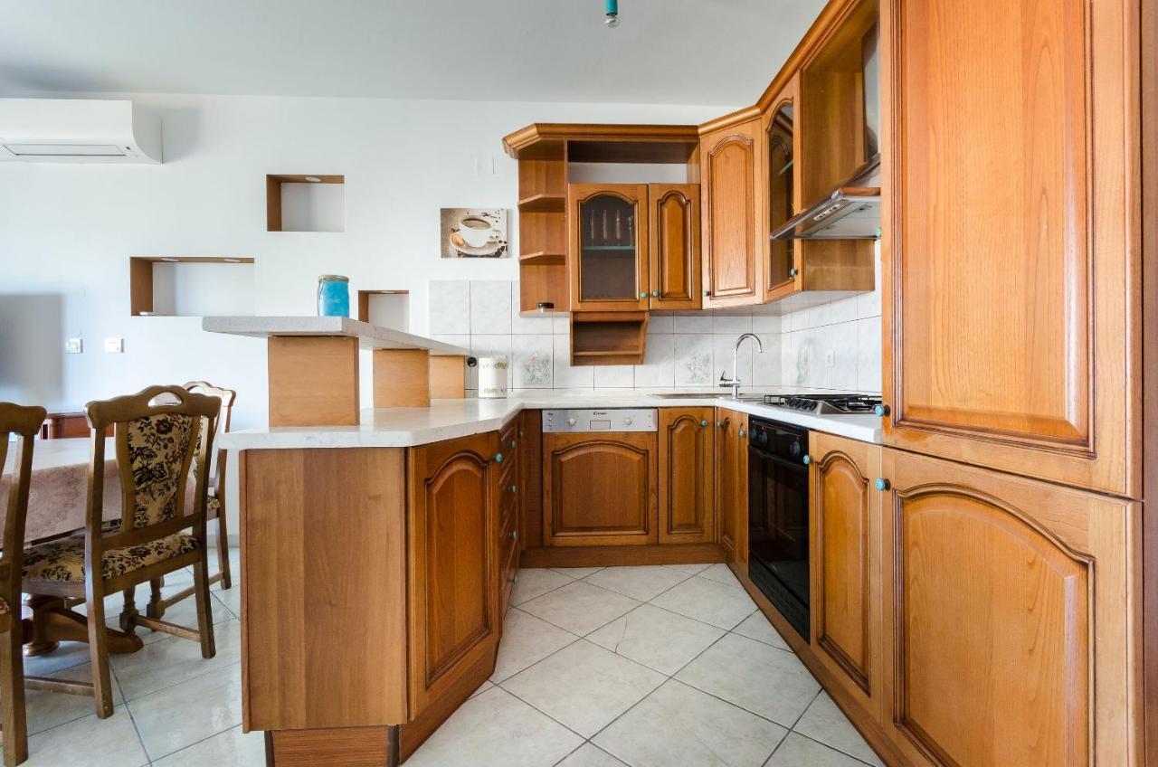 Apartments Slavica R Banjol Екстериор снимка