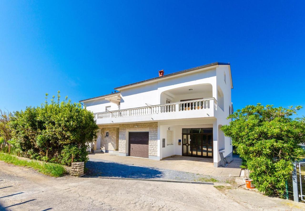 Apartments Slavica R Banjol Екстериор снимка