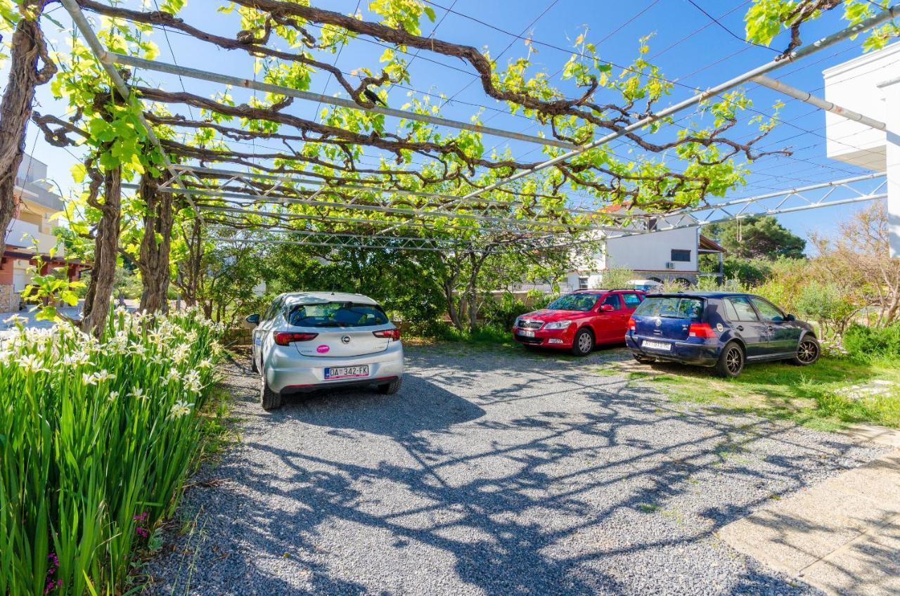 Apartments Slavica R Banjol Екстериор снимка