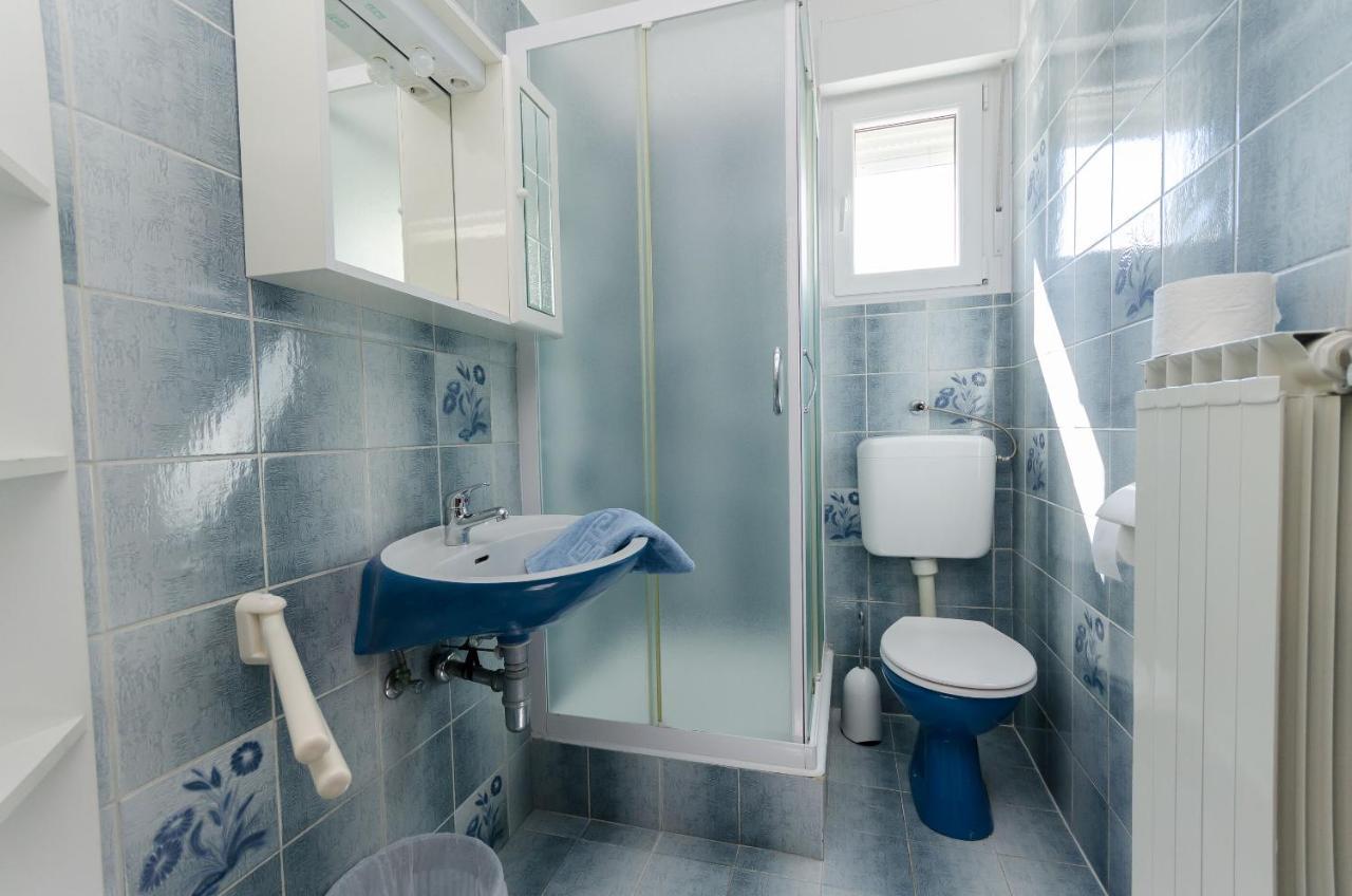 Apartments Slavica R Banjol Екстериор снимка