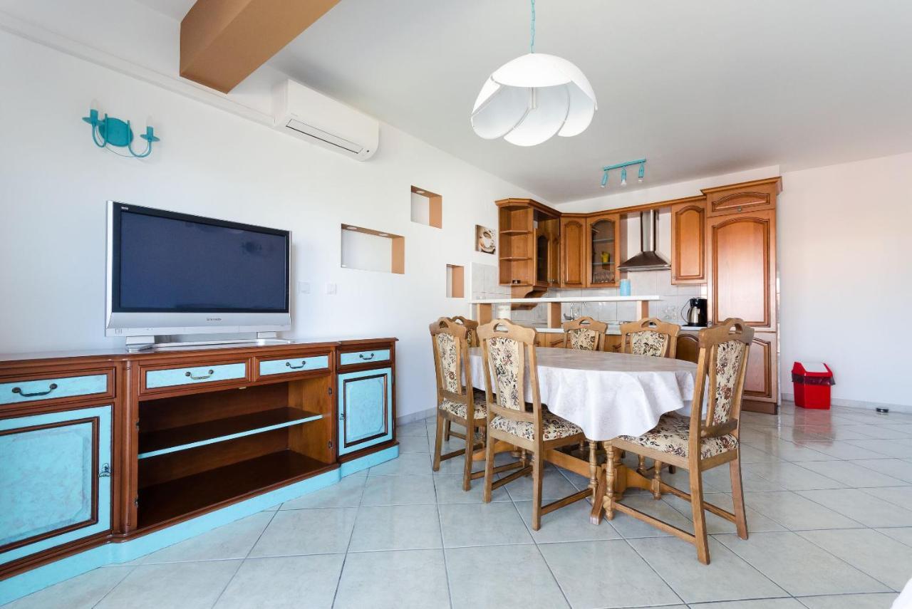 Apartments Slavica R Banjol Екстериор снимка