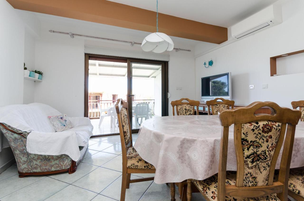 Apartments Slavica R Banjol Екстериор снимка