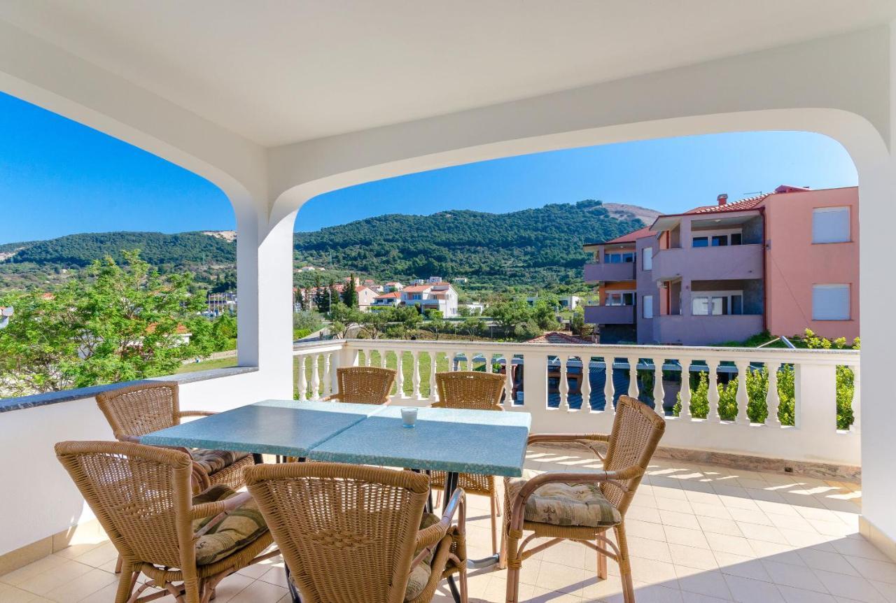 Apartments Slavica R Banjol Екстериор снимка