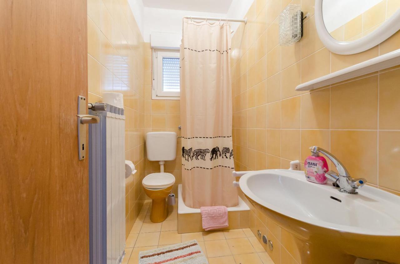 Apartments Slavica R Banjol Екстериор снимка