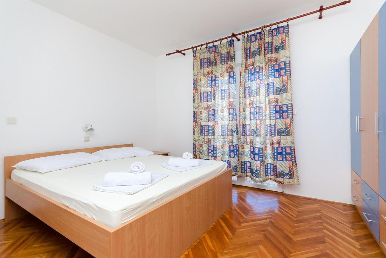 Apartments Slavica R Banjol Екстериор снимка