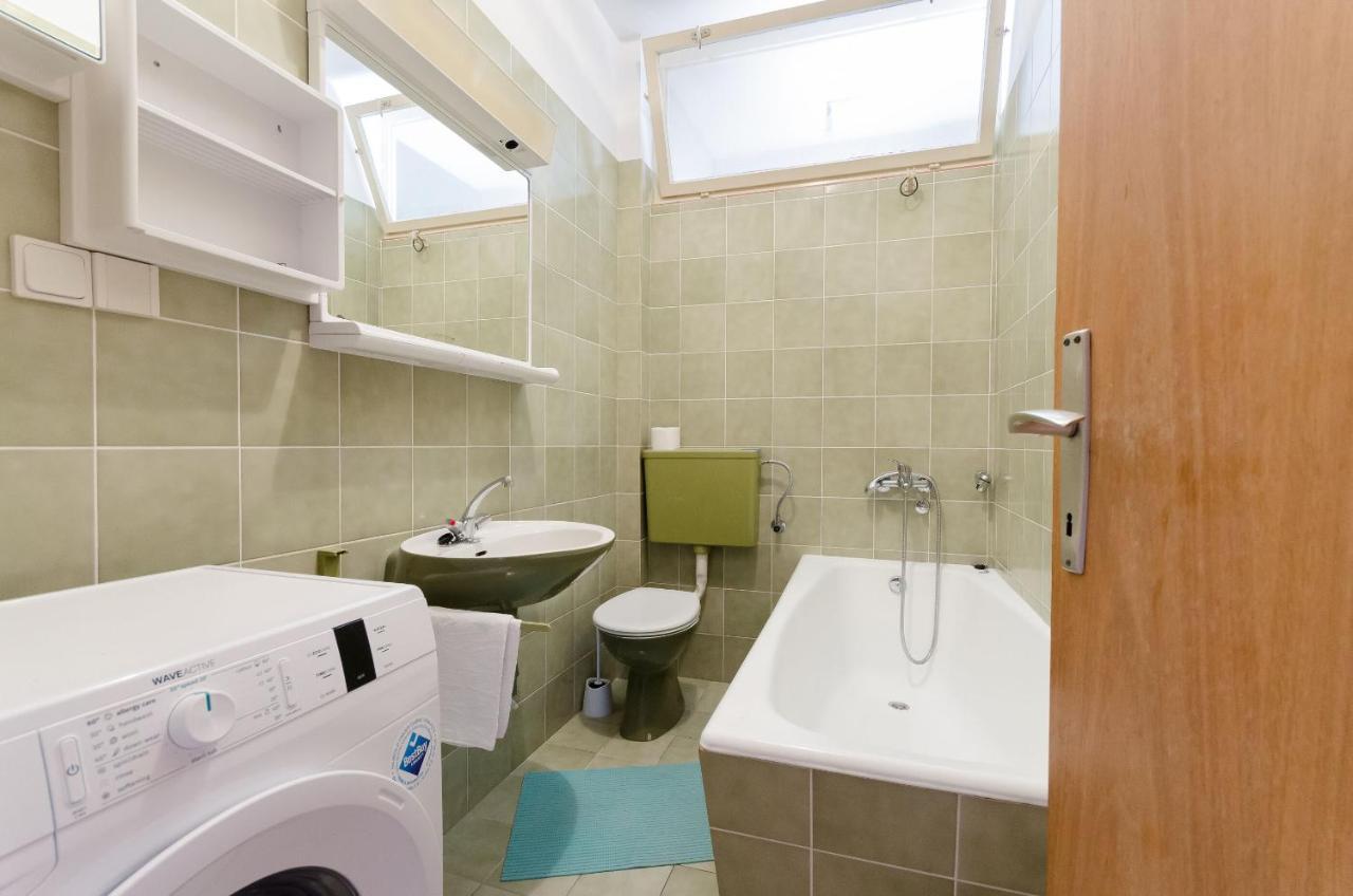 Apartments Slavica R Banjol Екстериор снимка