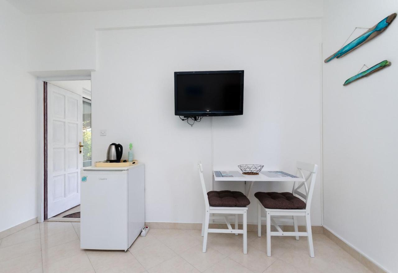 Apartments Slavica R Banjol Екстериор снимка