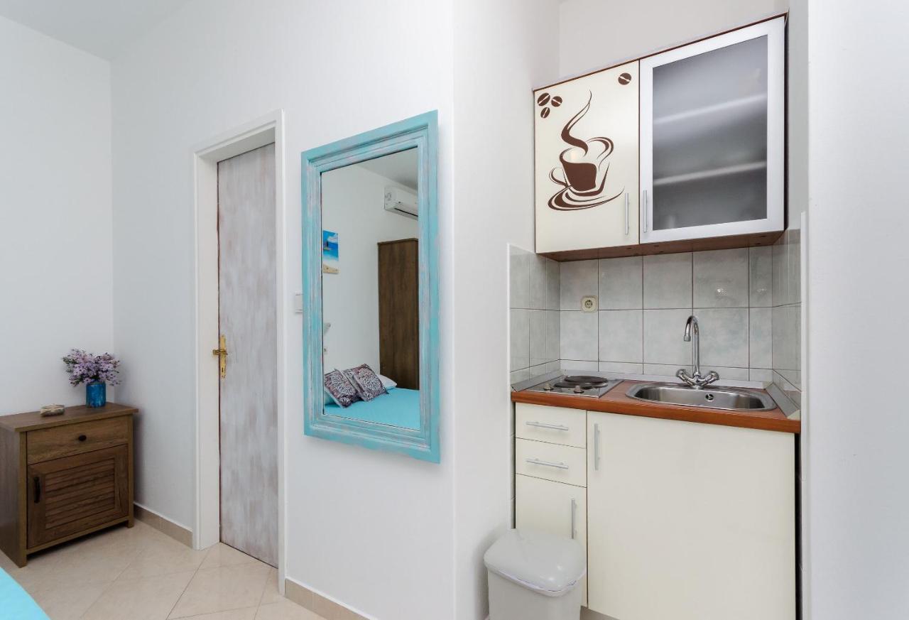 Apartments Slavica R Banjol Екстериор снимка