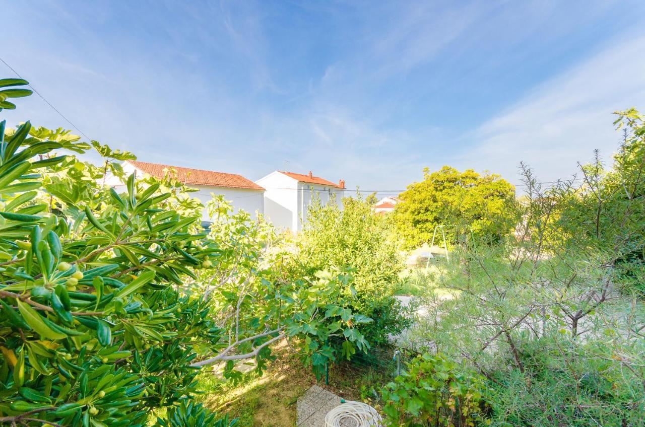 Apartments Slavica R Banjol Екстериор снимка