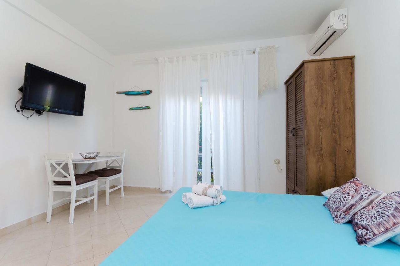 Apartments Slavica R Banjol Екстериор снимка