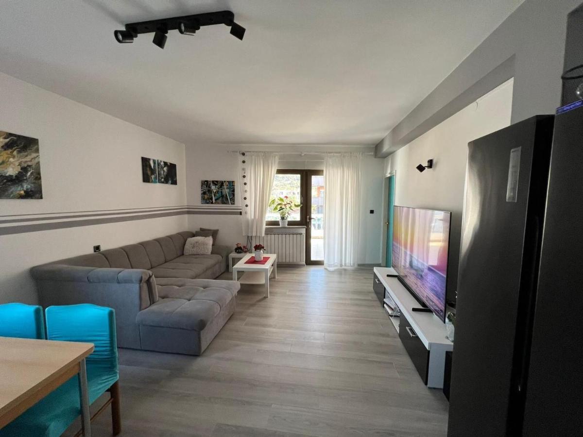 Apartments Slavica R Banjol Екстериор снимка